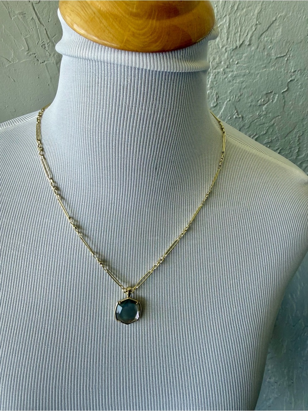 Kendra Scott Pendant Necklace
